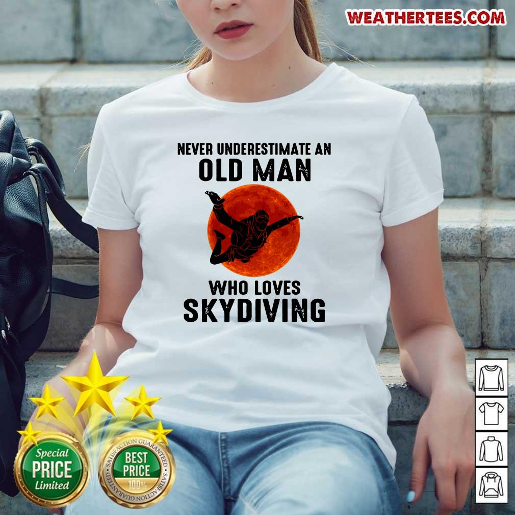 Hot 12 Old Man Loves Skydiving Ladies-tee - Design by Weathertee.com