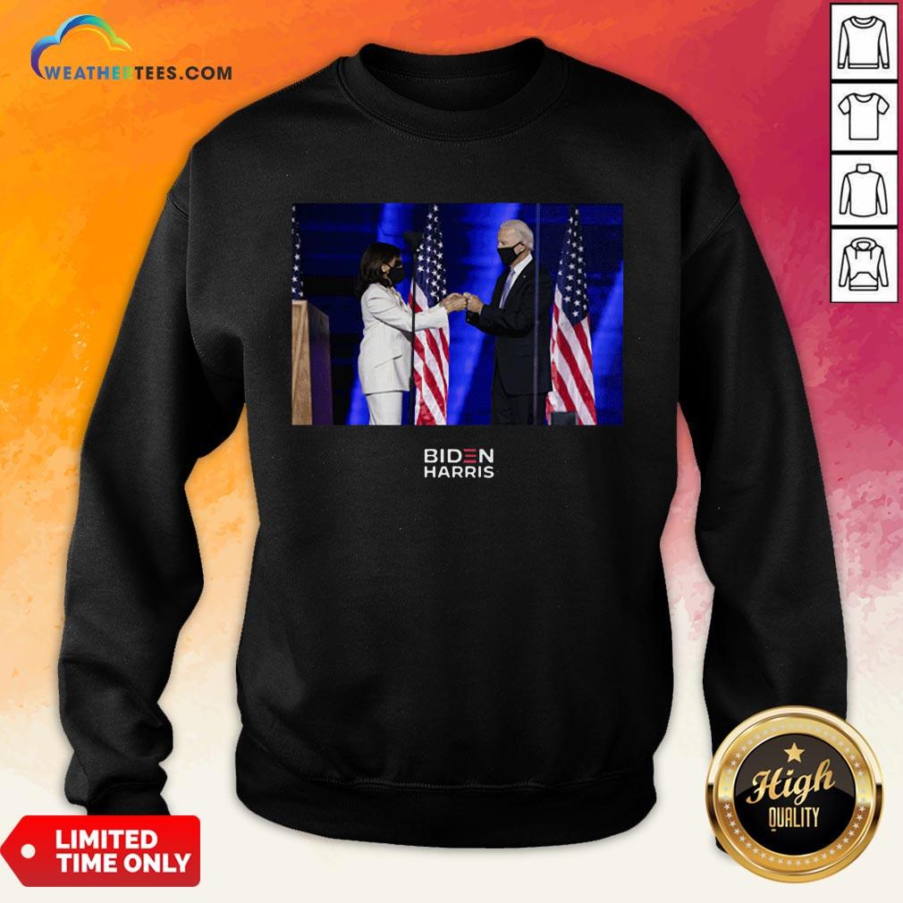 Official Victory Fist Bump Navy Us 2020 Sweatshirt - Design By Weathertees.com