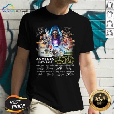 43 Years Star Wars 1977 2020 Signatures V-neck - Design By Weathertees.com