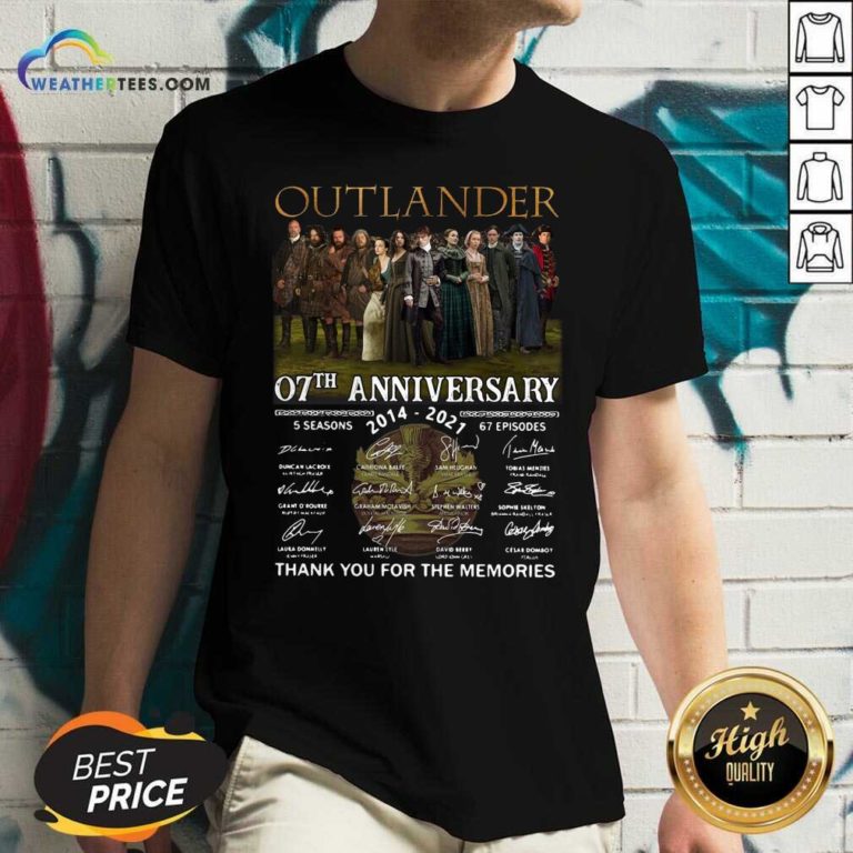 Outlander 07th Anniversary 2014 2021 Thank You For The Memories Signatures V-neck - Design By Weathertees.com