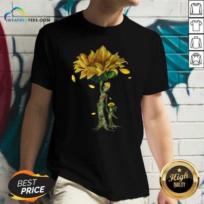 Mother Daughter Sunflower V-neck - Design By Weathertees.com