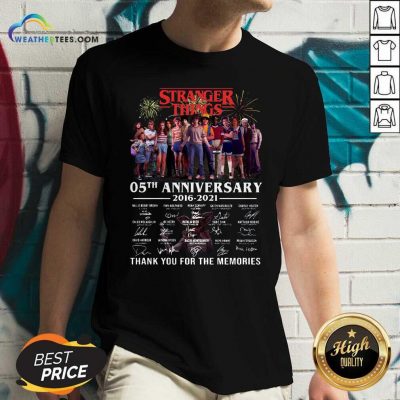 Stranger Things 05th Anniversary 2016 2021 Thank You For The Memories Signatures V-neck - Design By Weathertees.com