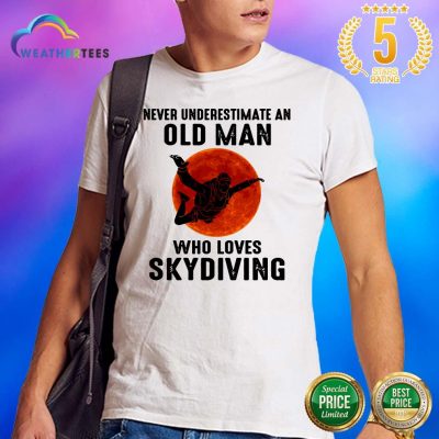 Hot 12 Old Man Loves Skydiving Shirt - Design by Weathertee.com